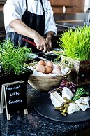 Fairmont Vancouver Airport In-Terminal Hotel