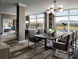 Fairmont Vancouver Airport In-Terminal Hotel