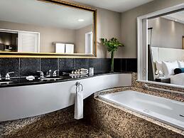 Fairmont Vancouver Airport In-Terminal Hotel