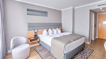 Holiday Inn Berlin Airport - Conference Centre by IHG
