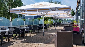 Holiday Inn Berlin Airport - Conference Centre by IHG