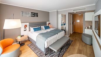 Holiday Inn Berlin Airport - Conference Centre by IHG