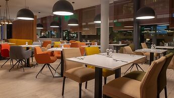 Holiday Inn Berlin Airport - Conference Centre by IHG