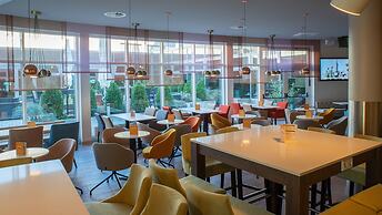 Holiday Inn Berlin Airport - Conference Centre by IHG