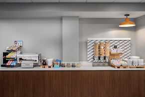 Holiday Inn Express Hotel & Suites Bentonville by IHG