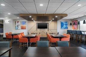 Holiday Inn Express Hotel & Suites Bentonville by IHG