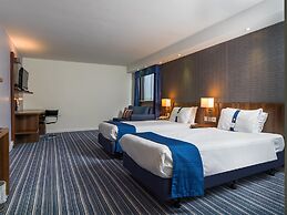 Holiday Inn Express London Gatwick - Crawley by IHG