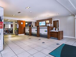 Holiday Inn Express London Gatwick - Crawley by IHG