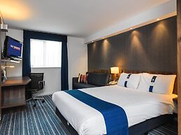 Holiday Inn Express London Gatwick - Crawley by IHG