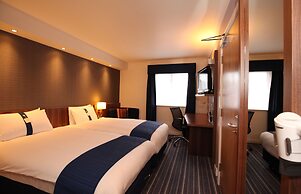 Holiday Inn Express London Gatwick - Crawley by IHG