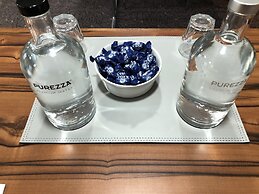 Holiday Inn Express London Gatwick - Crawley by IHG