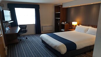 Holiday Inn Express London Gatwick - Crawley by IHG