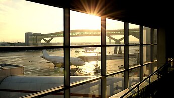 Holiday Inn Express London Gatwick - Crawley by IHG