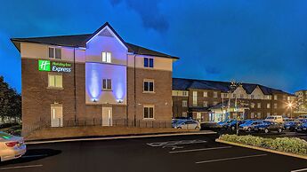 Holiday Inn Express London Gatwick - Crawley by IHG