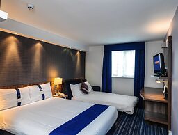 Holiday Inn Express London Gatwick - Crawley by IHG