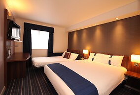Holiday Inn Express London Gatwick - Crawley by IHG