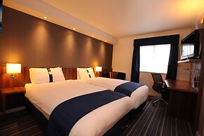 Holiday Inn Express London Gatwick - Crawley by IHG
