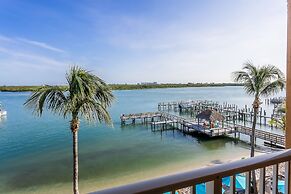 Hutchinson Island Hotel