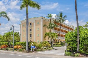 Hutchinson Island Hotel