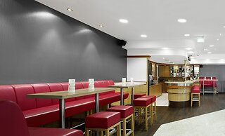 Holiday Inn Frankfurt Airport - Neu-Isenburg by IHG