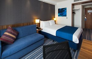 Holiday Inn Express London - Wimbledon South by IHG