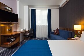 Holiday Inn Express London - Wimbledon South by IHG
