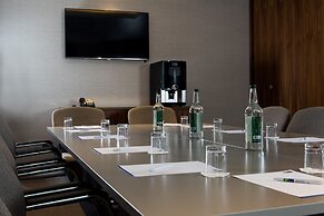 Holiday Inn Express London - Wimbledon South by IHG