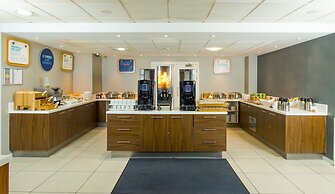 Holiday Inn Express London - Wimbledon South by IHG