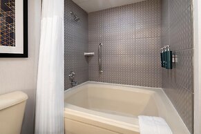 DoubleTree by Hilton Richmond - Midlothian