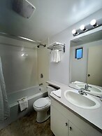 Knights Inn Lethbridge