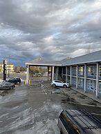 Knights Inn Lethbridge