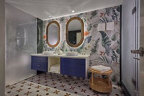 British Colonial - Nassau