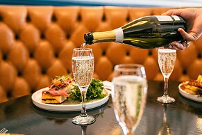 DoubleTree by Hilton Brighton Metropole