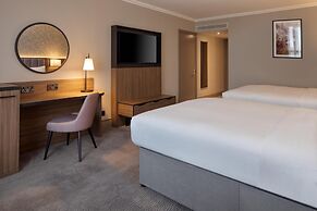 DoubleTree by Hilton Dartford Bridge