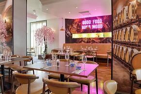 DoubleTree by Hilton Dartford Bridge