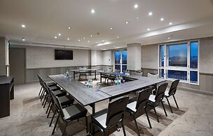 DoubleTree by Hilton Dartford Bridge