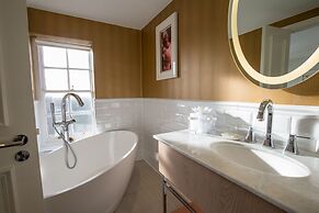 Hilton London Hyde Park