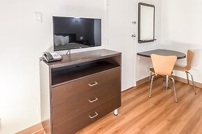 Studio 6 Arlington, TX