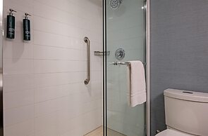 DoubleTree by Hilton Hotel West Edmonton