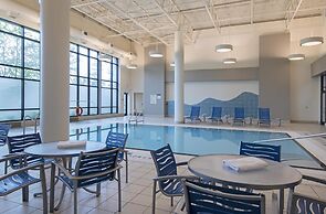 DoubleTree by Hilton Hotel West Edmonton