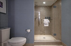 DoubleTree by Hilton Hotel West Edmonton