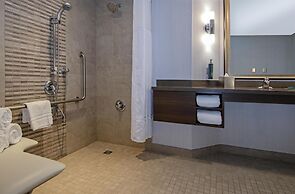 DoubleTree by Hilton Hotel West Edmonton