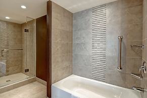 DoubleTree by Hilton Hotel West Edmonton