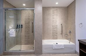DoubleTree by Hilton Hotel West Edmonton