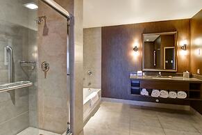 DoubleTree by Hilton Hotel West Edmonton