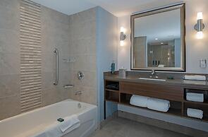 DoubleTree by Hilton Hotel West Edmonton