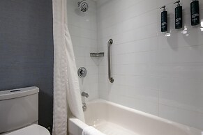 DoubleTree by Hilton Hotel West Edmonton