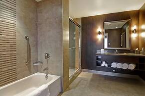 DoubleTree by Hilton Hotel West Edmonton