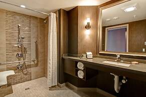 DoubleTree by Hilton Hotel West Edmonton