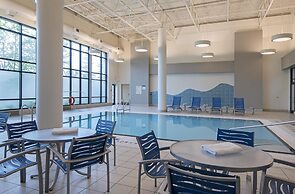 DoubleTree by Hilton Hotel West Edmonton